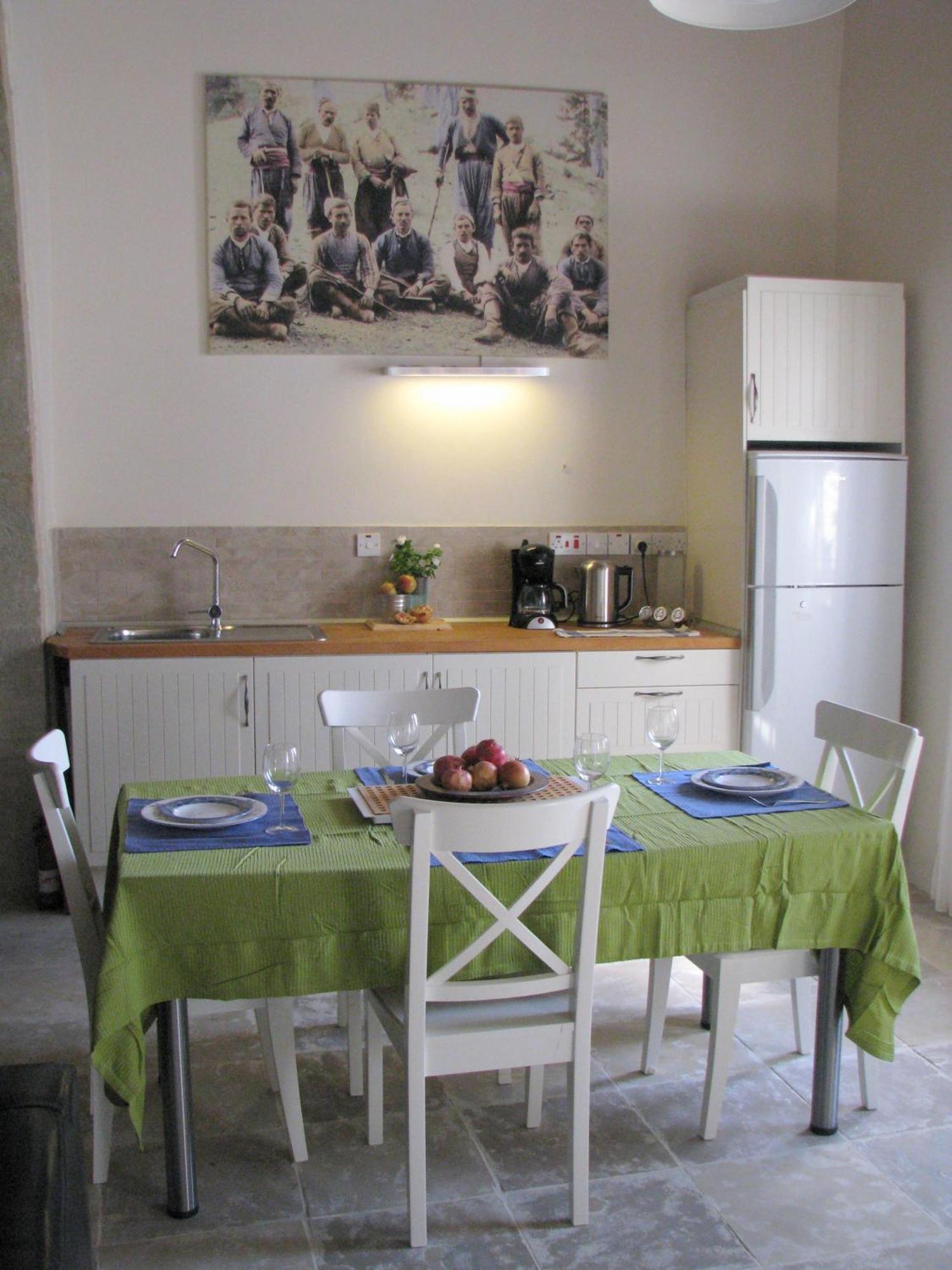 Dolphin Guest House And Studios Tokhni Kamer foto