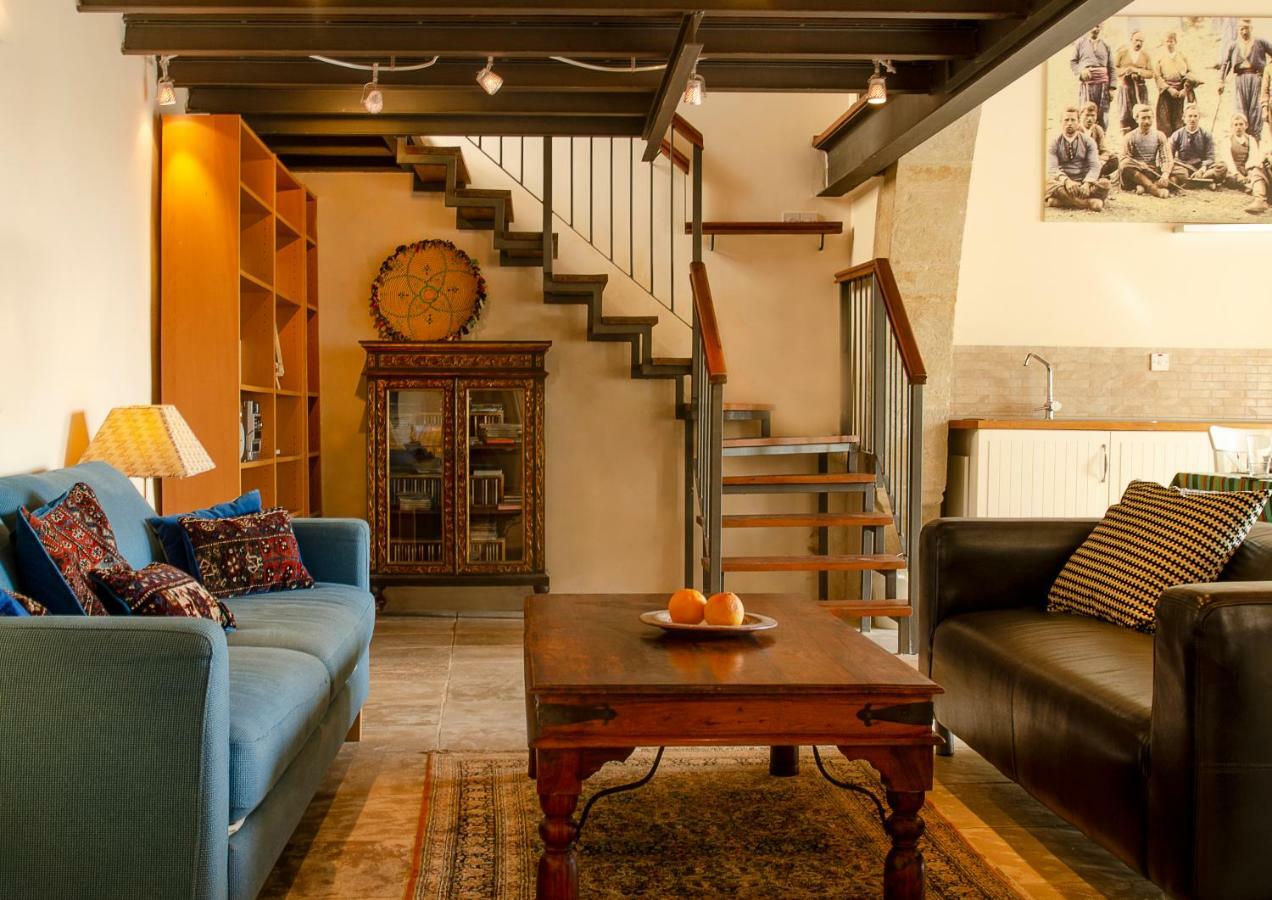 Dolphin Guest House And Studios Tokhni Buitenkant foto