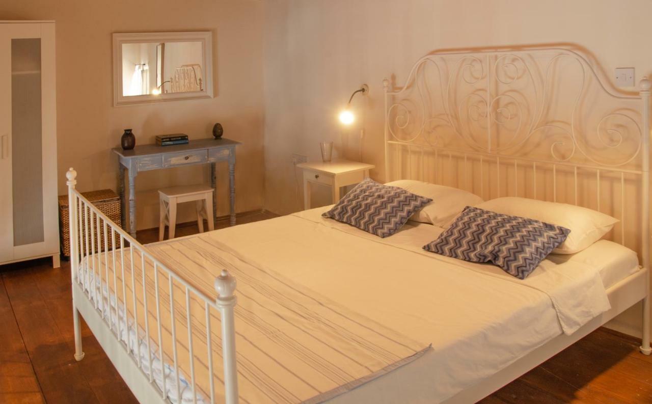 Dolphin Guest House And Studios Tokhni Buitenkant foto